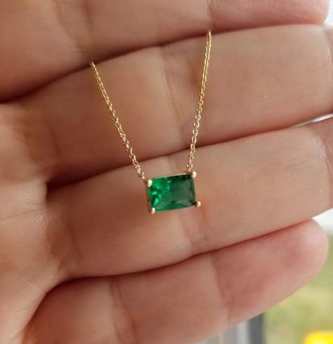 Star Wedding Band, Cat Necklace Gold, Classy Minimalist, Emerald Cut Solitaire, Emerald Necklace Pendant, Emerald Ring Vintage, Rectangle Necklace, Four Leaf Clover Necklace, Solitaire Necklace