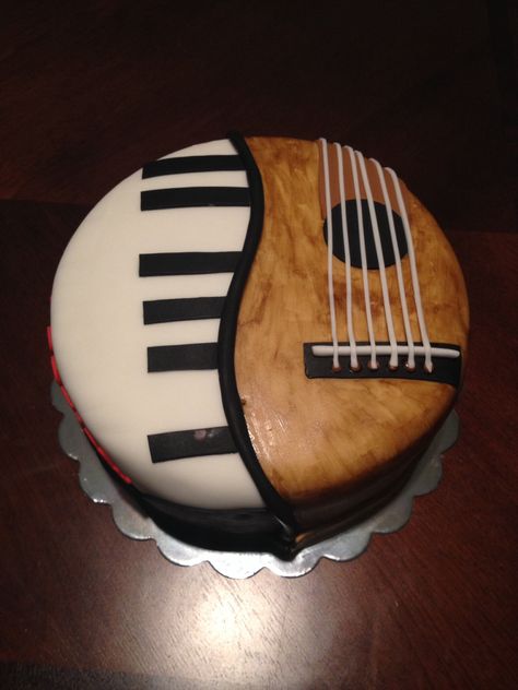 Dads BIRTHDAY #musicancake Musician Cake, Music Gifts Diy, Bolo Musical, Music Themed Cakes, Birthday Cake For Boyfriend, Piano Cakes, Music Cakes, Cake For Boyfriend, Music Cake