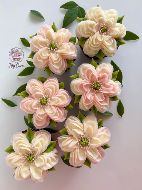 Lily Cakes - 🌱🌸A new flower in my buttercream garden… Lily Cake, Buttercream Flower, Icing Flowers, Cupcake Decoration, Floral Cupcakes, Mothers Day Cake, New Flower, Flower Cupcakes, Buttercream Flowers