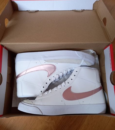 Nike Blazer Pink, Shoes Aesthetic Sneakers, Shoes Nike Blazer, Aesthetic Sneakers, Shoes Aesthetic, Cute Nike Shoes, Pink Nike, Girly Shoes, Cute Nikes