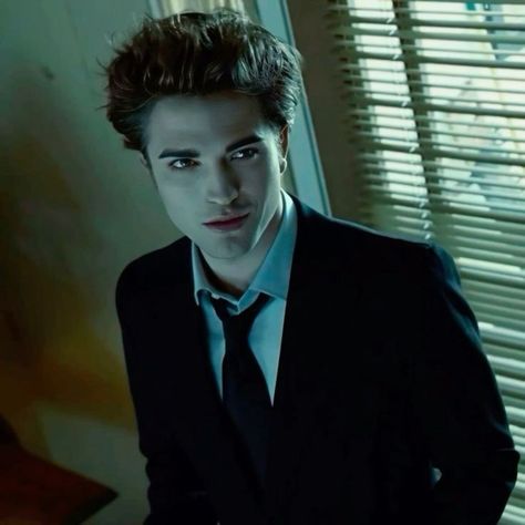 Twilight Long Widget, Twilight Edward Aesthetic, Edward Cullen Icon, Edward Aesthetic, Edward From Twilight, Edward Cullen Aesthetic, Twilight Edward Cullen, Edward Twilight, Edward Cullen Twilight