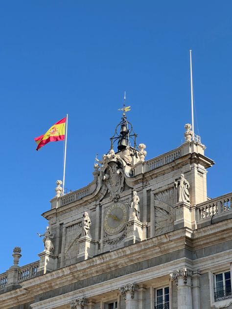 Spain Aesthetics, Animals Name In English, Spanish Flags, Spain Flag, Spain Aesthetic, Spain Holidays, Italian Summer, Travel List, Top Of The World