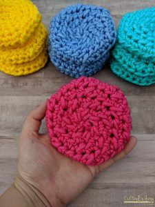 Lion Brand Stitch Soak Scrub Yarn Patterns, Crochet Scrubby Pattern Free, Scrubby Yarn Patterns, Scrubby Yarn Crochet Patterns, Scrubby Yarn Crochet, Scrubbies Crochet, Scrubbies Crochet Pattern, Scrubby Yarn, Crocheted Stuff