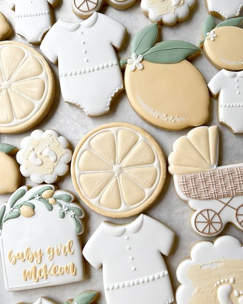 These sweet lemon baby shower cookies giving me all the summer feels!!! #lemonbabyshower #lemonbabyshowercookies #busybeesweet #decoratedcookies Lemon Baby Shower Cookies, Lemon Baby Shower Ideas, Baby Shower Sugar Cookies, Bee Sweet, Shower Cookies, Sweet Lemon, Baby Cookies, Lemon Cookies, Baby Shower Cookies