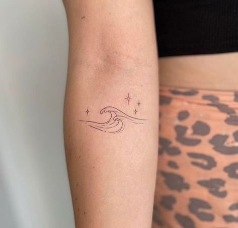 Embracing the Waves: 19 Simplistic Wave Tattoo Ideas for 2024 - besttattoo.wiki - Unveiling Exquisite Ink Art Ocean Tattoos Sleeve, Ocean Tattoos Sleeve For Women, Wave Tattoo Ideas, Bali Studio, Tattoo House, Wave Tattoos, Simple Wave Tattoo, Small Wave Tattoo, Ear Peircings