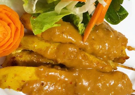 Satay Sauce Recipe, Satay Sauce, Coconut Milk Curry, Sweet Chilli Sauce, Sweet Chilli, Chilli Sauce, Sauce Recipe, Main Meals, Food For Thought