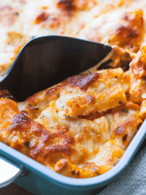 Bake Ziti Recipe, Cheese Baked Ziti, Bake Ziti, Cheesy Pasta Bake, Easy Baked Ziti, Ziti Recipe, Baked Ziti Recipe, Cheese Baked, Homemade Lasagna