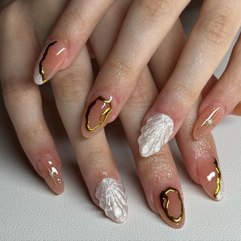 Gold Aura Nails, Gold 3d Chrome Nails, Picasso Nails, Gold Maximalist Nails, Green Acrylic Nails, Nails Now, Blush Nails, Gel Nail Design, Nail Studio