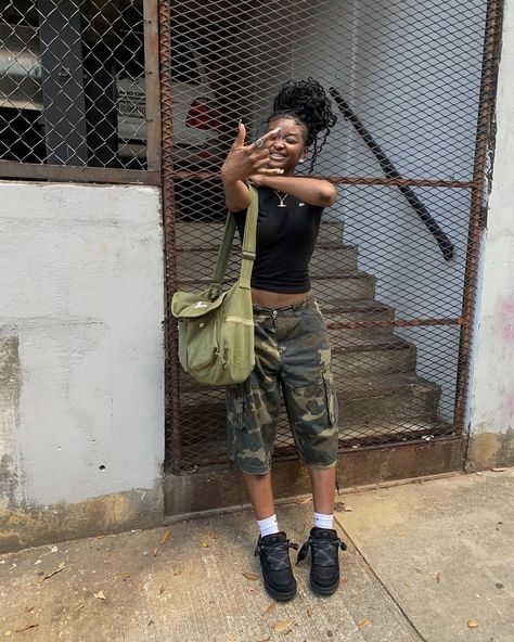 Army Jorts Outfit, Cargo Shorts Outfits Women Black, Blue Cargo Shorts Outfit, Army Shorts Outfit Black Women, Camo Jorts Outfit, Camo Jorts Outfit Idea, Camo Cargo Shorts Outfit, Cargo Jorts Outfits Women, Camo Outfit Ideas