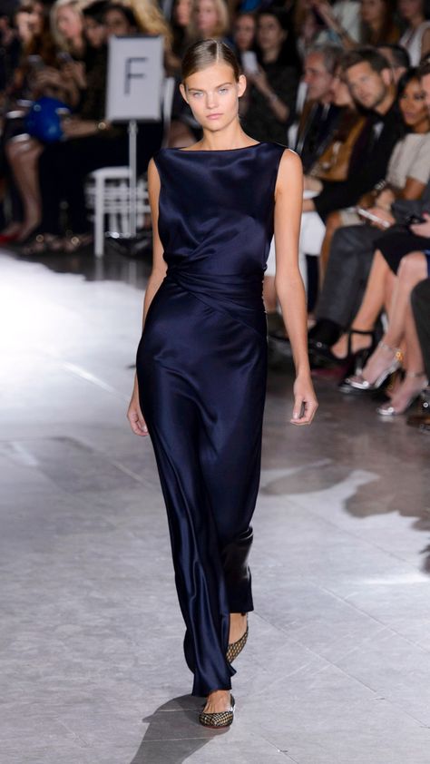 Zac Posen s/s 2016 Strapless Dress Cover Up Ideas, Zach Posen, Prettiest Dresses, Photo Clothes, Fashion Week 2016, Paris Mode, Zac Posen, Beautiful Gowns, Fashion Week Spring