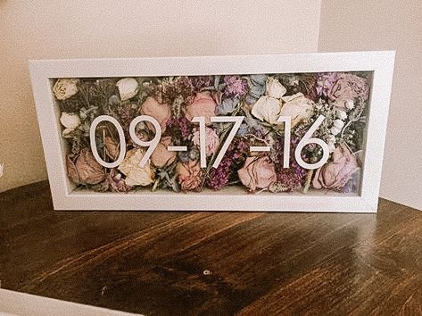 Bouquet Shadow Box, Wedding Shadow Box, Hemma Diy, Bouquet Preservation, When I Get Married, Wedding Goals, Wedding Keepsakes, Wedding Wishes, Post Wedding