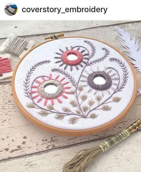 Mirror Work Embroidery, Kutch Work Designs, Textile Art Embroidery, Hand Embroidery Videos, Basic Embroidery Stitches, Embroidery Works, Hand Work Embroidery, Embroidery Patterns Vintage, Brazilian Embroidery