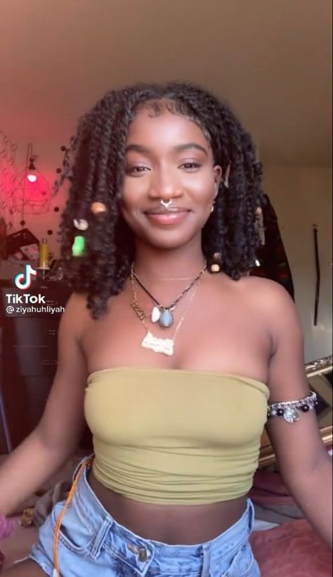 Shorts Twist Braids, Twists With Shells, Mid Length Twists, Water Wave Braids, Purple Natural Hair, Swag Hairstyles, Beach Hairstyles For Black Women, Marley Twist Hairstyles, Twa Hairstyles