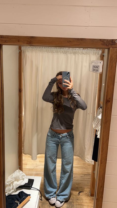 Low Rise Jeans Outfit, 00s Mode, Brandy Melville Outfits, Look Legging, Skandinavian Fashion, Downtown Outfits, 사진 촬영 포즈, Populaire Outfits, Looks Party