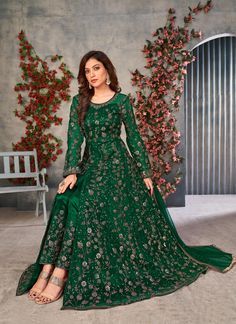 Suit Wedding Guest, Wedding Dress Suit, Embroidered Wedding Dress, Pakistani Salwar, Pakistani Salwar Kameez, Anarkali Suits, Anarkali Dress, Pakistani Bridal, Indian Wedding Dress