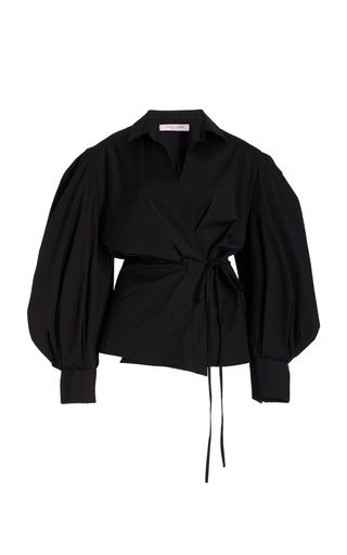 MODA OPERANDI: CAROLINA HERRERA Puffed-Sleeve Wrap Top… Wrap Top Outfit, Glamouröse Outfits, Modest Dresses Casual, Shirts Design, Modest Fashion Outfits, Casual Style Outfits, Cotton Top, Carolina Herrera, Wrap Top