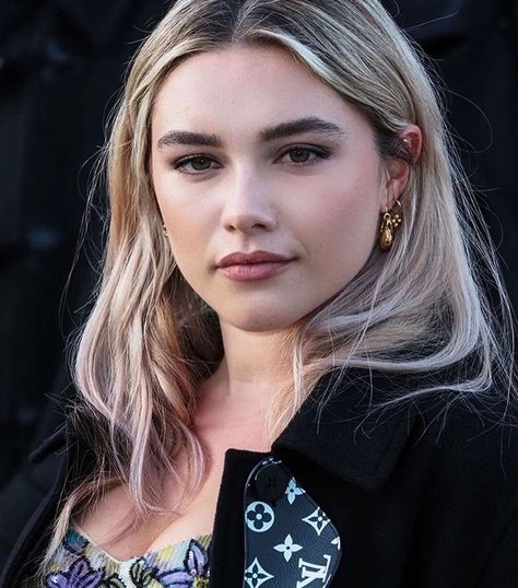 Florence Pugh, Roots Hair, British Vogue, Woman Crush, Belle Photo, Hair Trends, Dyed Hair, Florence, Pretty People