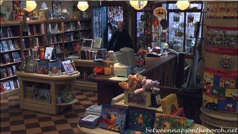 The Shop Around the Corner Bookstore in Movie, You've Got Mail Youve Got Mail Movie, Meg Ryan Movies, The Shop Around The Corner, Shop Around The Corner, Lots Of Books, Nora Ephron, Meg Ryan, You've Got Mail, Belem