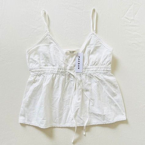 Bnwt Brandy Melville/John Galt White Tiffany/Edith Front Tie Tank 19.5 X 15 Cute Brandy Melville Outfits, Brandy Outfits, Brandy Melville Shirts, Brandy Melville Outfits, Brandy Melville Tank Top, La Outfits, Mood Clothes, Future Clothes, Casual Preppy Outfits