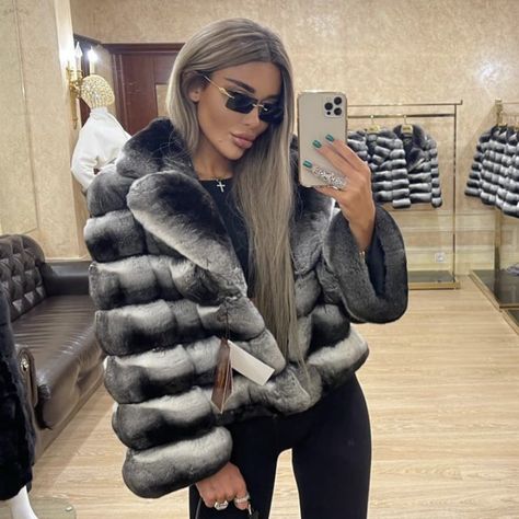 Women's Natural Fur Coat Short Winter Coats Ladies Long Chinchilla Jacket Real Rex Rabbit Fur Luxury Chinchilla Fur Coat, Chinchilla Coat, Winter Coat Short, Short Jackets, Rabbit Fur Jacket, Chinchilla Fur, Winter Shorts, Rex Rabbit, Fur Coats Women