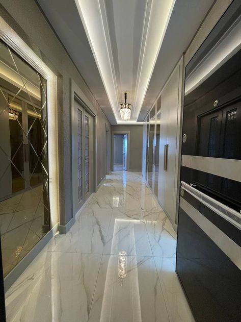 Shifting Visuals, Reka Bentuk Dalaman, Luxury Mansions Interior, Luxury Houses Mansions, Hallway Inspiration, Interior Design Bedroom Small, Classic House Exterior, تصميم للمنزل العصري, Architect Design House