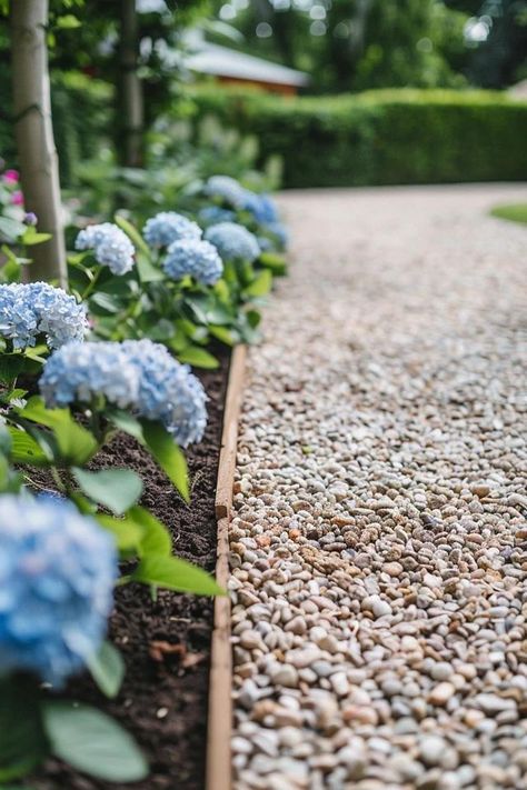 Gravel Driveway Wood Border Ideas for Your Home Driveway Garden Border, River Rock Driveway, Driveway Border Ideas, Gravel Driveway Ideas, Gravel Driveway Edging, Farm Renovation, Driveway Border, Gravel Driveways, Gravel Drive