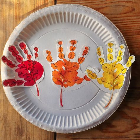 20 Fall Handprint Crafts to Celebrate the Autumn Season Brown Handprint Craft, Orange Handprint Craft, Autumn Handprint Crafts, Handprint Scarecrow, Fall Crafts For Babies, Fall Baby Crafts, Acorn Handprint, Fall Toddler Crafts, Handprint Leaves