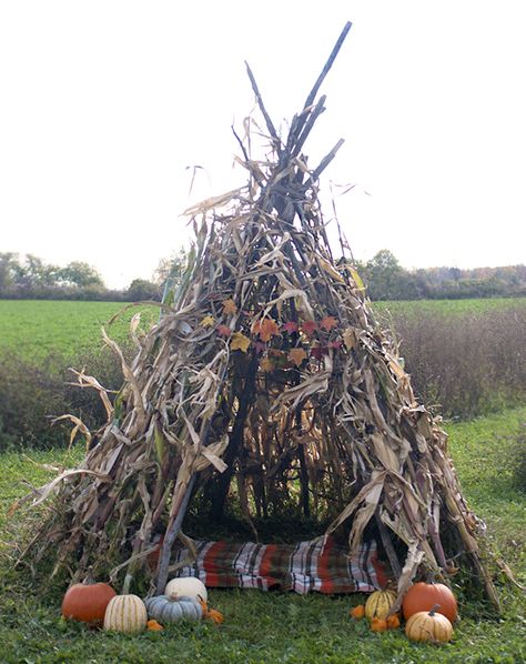 Cornstalk Teepee @themerrythought Aunt Activities, Diy Teepee, Autumn Blessings, Harvest Fest, Diy Tent, Corn Stalks, Future Children, Leaf Garland, Weekend Projects