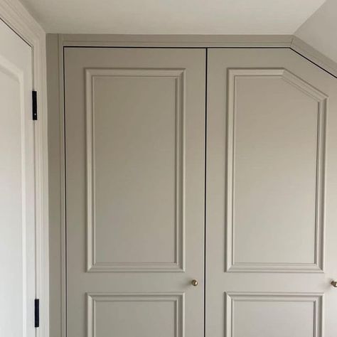 Freeborn Carpentry Ltd on Instagram: "Loft conversion fitted wardrobes made for one of our repeat clients with  Shaker style doors with large Ogee  beading and walnut melamine internals to achieve a classic look.   Made and installed by @freeborn_carpentry   Hand painted external’s elements by @johnbugden_painting   #alcoveunits #alcoves #shakerstyle #storage #floatingshelves #mediaunit #displayunit #understairstorage #wardrobes #storagesolutions #fittedwardrobes #freeborncarpentry #joinery #carpentry #wallpanelling #cabinetry #cabinet #bookcases #vanityunits #kitchens #windowseat" Wardrobe Door Beading, Moulded Wardrobe Doors, Panelling Wardrobe Doors, Shaker Style Wardrobes, Alcove Wardrobe Ideas, Panelled Wardrobe Doors, Wardrobe Panelling, Panelled Wardrobe, Shaker Wardrobes