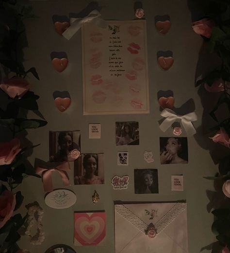 Maddy Room Euphoria, Maddy Euphoria Room, Maddy Perez Room Aesthetic, Maddy Perez Room, Room Aesthetic Dark, Wall Room Decor, Maddy Perez, Rose Depp, Pretty Room