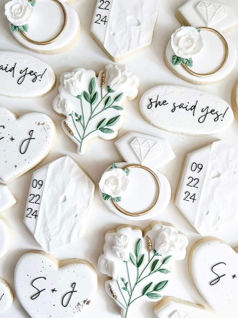 Wedding Cookies Decorated Hearts, Bride And Groom Cookies Decorated, White Wedding Cookies Decorated, Engagement Royal Icing Cookies, Wedding Cookies Ideas Decorated, Wedding Date Cookies, Wedding Decorated Cookies, Bridal Shower Cookies Decorated, Monogrammed Wedding Cookies