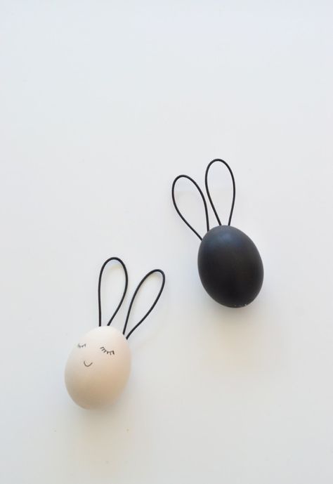 Have Fun with 5 Totally Adorable Easter Crafts Minimal Easter, Modern Easter, Diy Ostern, Spring Fun, Easter Egg Designs, Easter Egg Crafts, Easter Eggs Diy, Easter Inspiration, Egg Crafts