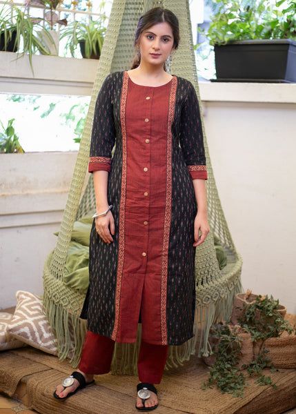 Patch Kurti Design, Ajrak Kurti Designs, Saree Frocks, Latest Designer Kurtis, Kerala Saree Blouse Designs, Cotton Dress Pattern, Designer Kurtis Online, Stylish Kurtis Design, Long Gown Design