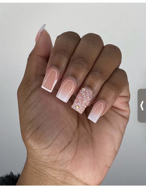 Baby Boomer Nails Short Square, Trending Nails 2024 Summer Short, Short Acrylic Press On Nails, Ombre Nails Square Short, Short Square Acrylic Nails Summer 2024, Short Press On Nail Designs, Acrylic Ombre Nail Designs, Pretty Ombre Nails, Working Nails