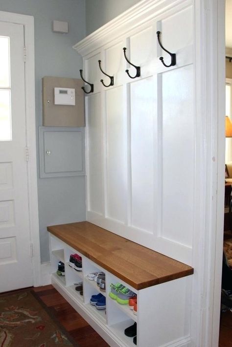 Not everybody is blessed with a dedicated space by their entryway door to keep keys, coats, & shoes. Here's some cool inspiration for entryway door for you! #interior #interiorideas #entrywayideas #entryway Coat Rack And Bench, درج السلم, Diy Entryway Bench, Mudroom Entryway, Diy Entryway, Foyer Decorating, Entryway Storage, Hallway Storage, Boot Room