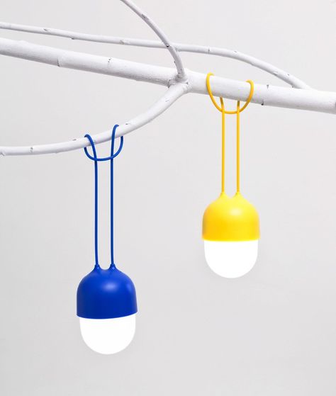 ionna vautrin's clover pilot light hangs at frankfurt's ambiente 2015 Lampe Design, Design Industrial, Luminaire Design, Portable Lamps, Portable Light, Wall Gallery, Modern Lamp, Lampe Led, French Design