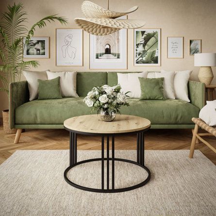 Salons Cottage, Daniel Burnham, Green Sofa Living, Green Couch Living Room, Sage Green Living Room, Green Sofa Living Room, Green Living Room Decor, Cream Living Rooms, Cool Room Decor