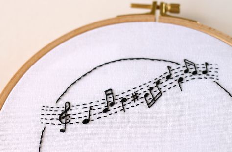 Friends Embroidery Patterns, Music Themed Embroidery, Embroidery Music Ideas, Music Notes Embroidery, Music Embroidery Patterns, Music Embroidery Designs, Piano Embroidery, Musical Embroidery, Music Embroidery