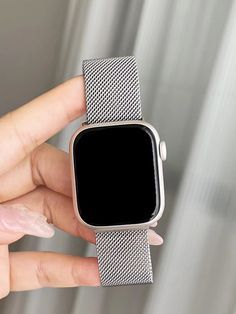 Smart Watch Aesthetic, Smartwatch Aesthetic, Grey Apple Watch, Apple I Watch, Apple Watch Silver, Boho Watch, Apple Smartwatch, Apple Watch Fashion, Smart Watch Apple