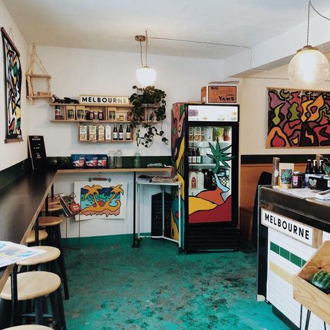 Colourful Coffee Shop, Funky Cafe Interior, Edgy Coffee Shop, Green Coffeeshop, Cafe Interior Design Cozy, Funky Coffee Shop, Funky Cafe, Colorful Coffee Shop, Retro Coffee Shop