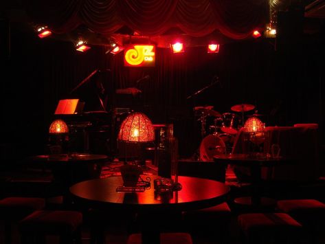 Jazz Club Interior, Speakeasy Decor, 70s Rock And Roll, Club Lighting, Jazz Bar, Cool Jazz, Jazz Club, Jazz Band, City Guides