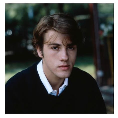 CHRISTOPH WALTZ VAULTZ 🇬🇧 on Instagram: “Can’t resist… here’s another as it’s Fri-yay! 1977 #christophwaltz #christophwaltzvaultz #christophwaltzfan #christophwaltzfanpage…” Christoph Waltz Young, Christoph Waltz, Waltz, Angel, On Instagram, Instagram