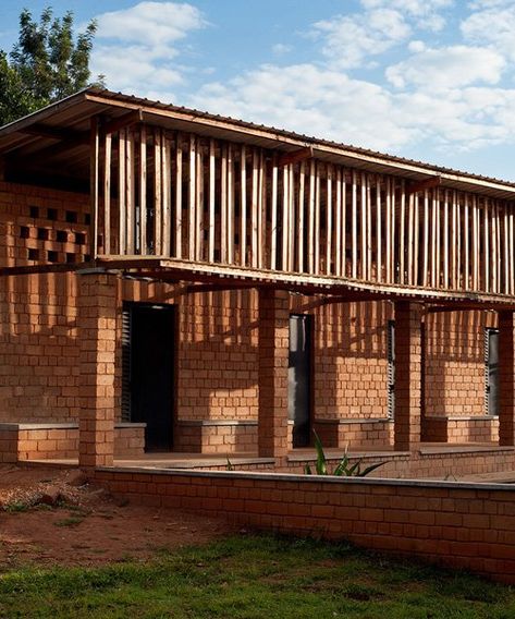 Organic Agriculture, Green School, Brick Architecture, Earth Design, The Tudor, College Campus, Minimalist Architecture, Facade Design, School Architecture