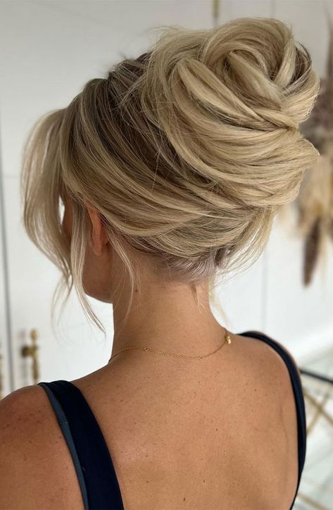 chic updos, updos, updo hairstyle, cute updo, simple updo, chignon, high updo Trending Updos, Races Hair, Chic Updo Hairstyles, Updo Simple, Classic Updo Hairstyles, Dinner Hair, Updo Chignon, Modern Updo, Chic Updo