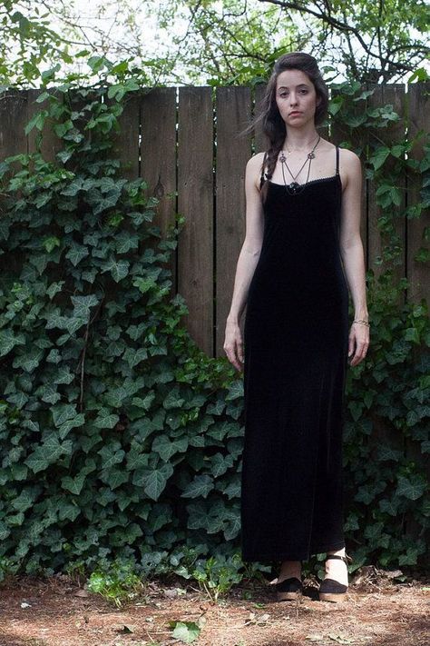 Velvet Slip Dress Outfit, 90s Slip Dress Outfit, Black Dress Aesthetic, Witch Clothes, 90s Slip Dress, Slip Dress Outfit, Ball Ideas, Long Dresses Elegant, Velvet Slip Dress