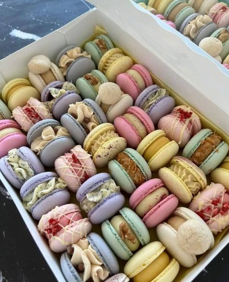 Kue Macaroon, Macaroon Recipes, Cute Baking, Pretty Dessert, Sweet Snacks Recipes, Just Cakes, Simple Kitchen, Delicious Dishes, Cute Desserts