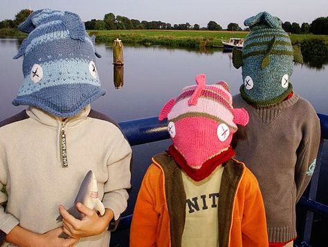 Knitted Fish, Fish Hat, Funny Fish, Silly Hats, Animal Knitting Patterns, Funny Hats, Hat Knit, Knitting Magazine, Hat Knitting Patterns