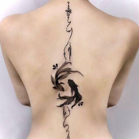 Pez Koi Tattoo, Coy Fish Tattoos, Girl Spine Tattoos, Back Tattoo Women Spine, Beautiful Back Tattoos, Feminine Back Tattoos, Tattoo Ideas Inspiration, Floral Back Tattoos, Tattoo Japanese Style