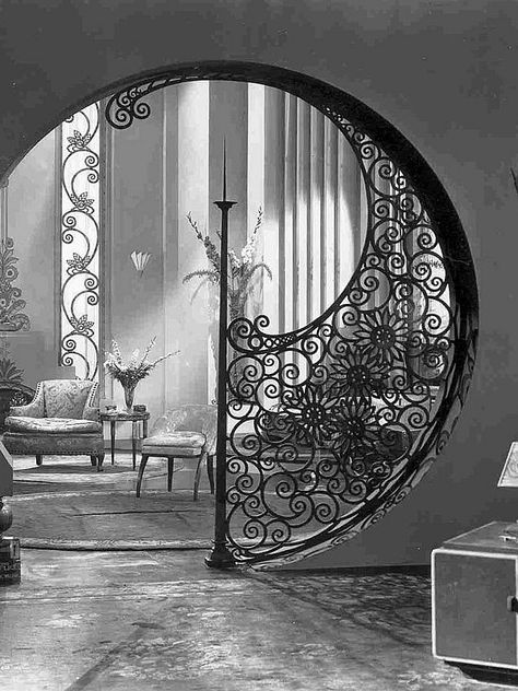 Hollywood Art Deco Style | Film Set Design in the 1920s and 1930s. | 20th Century Decorative Arts Film Set Design, 1920s Architecture, Hollywood Art Deco, 1920s Interior, 1920s Decor, Art Deco Garden, 1920s Design, Art Deco Aesthetic, Hollywood Art