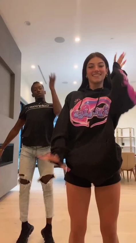 charli d’amelio (@charlidamelio) has created a short video on TikTok with music Nodis - All About Cake (feat. KyleYouMadeThat). | @markellwashington1 dc @mehkivuitton Dancinhas Do Tiktok, Gymnastics Videos, Charlie Video, Charlie Damelio, Dance Music Videos, Cool Dance, Singing Videos, Famous Girls, Dance Moms Videos